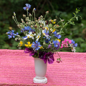 Sommerblumenstrauß aus Wildblumen für eine Vintage-Hochzeit aus Nidderau